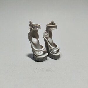 Monster High Rochelle Goyle First Wave Gray Platform Heel Shoes